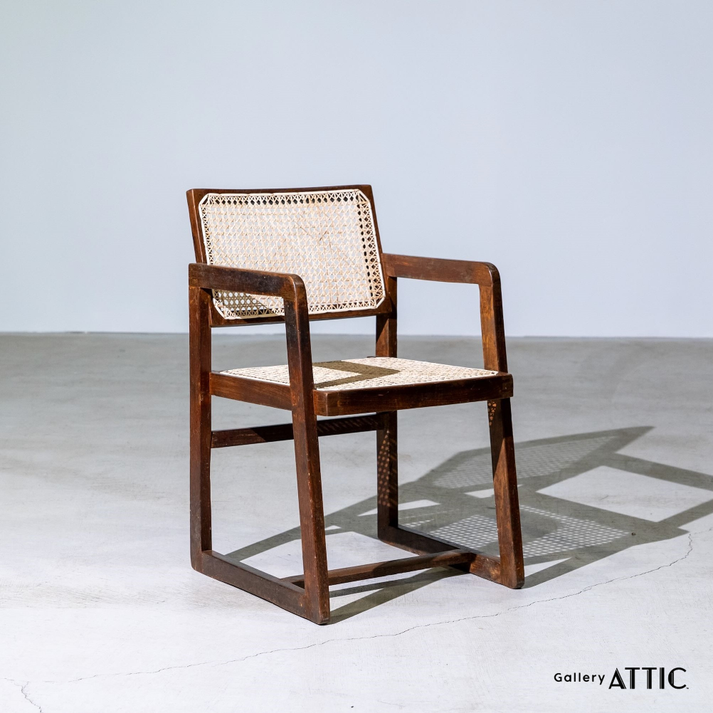 D-leg Box ChairPierre Jeanneret – THE LAKOTA HOUSE