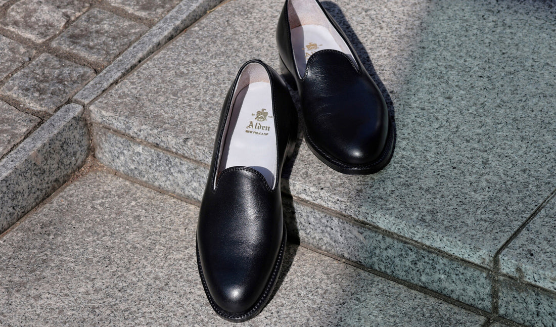 ALDEN 36051<BR>ONE PIECE SLIP-ON<BR>LADY CALF BLACK