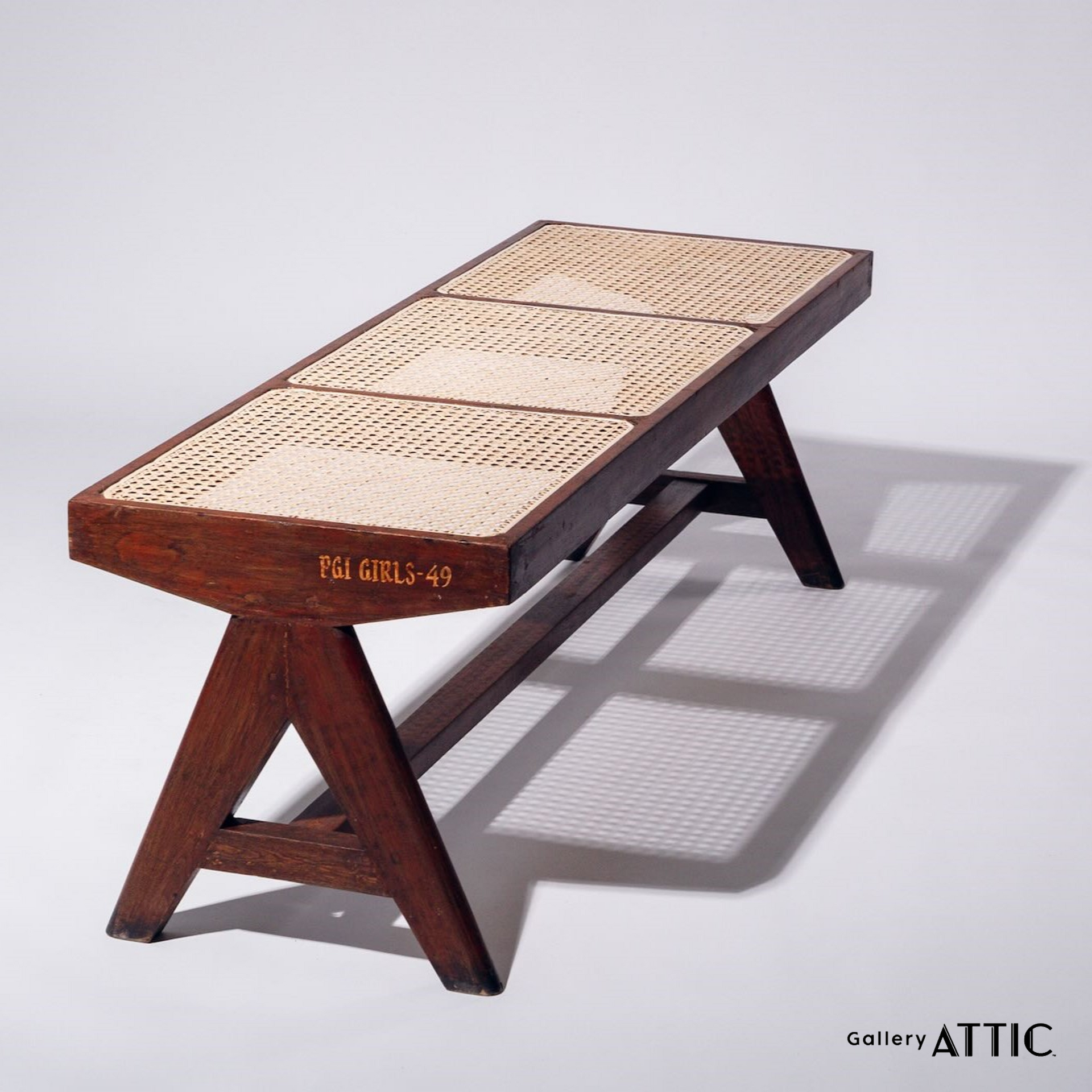 Pierre Jeanneret STOOL ラタン張り リプロダクト Pierre Jeanneret STOOL ラタン張り リプロダクト 【公式通販】
