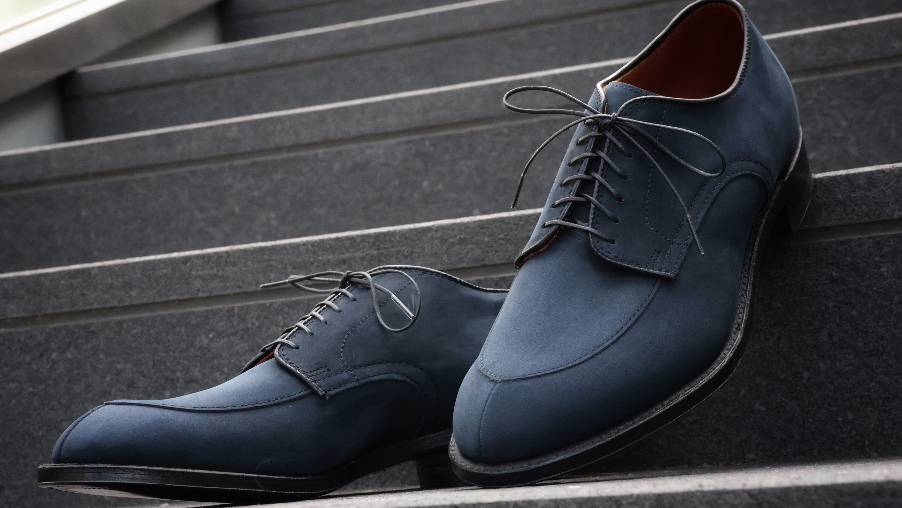 ALDEN 54447<br>NAVY NUBUCK ”V-TIP”